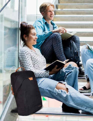 Backpack ECO HERO Techzone de 15.6, 2 compartimientos, 1 acolchado para laptop, color negro, GARANTIA LIMITADA DE POR VIDA. Backpack ECO HERO Techzone de 15.6, 2 compartimientos, 1 acolchado para laptop, color negro, GARANTIA LIMITADA DE POR VIDA.