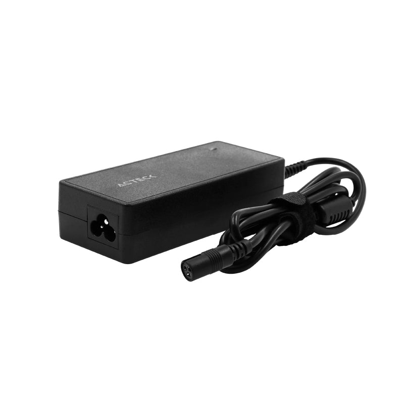 Cargador Universal Acteck Cu494 12 Puntas Intercambiables 90W Negro (AC-937191)