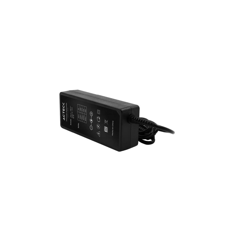 Cargador Universal Acteck Cu494 12 Puntas Intercambiables 90W Negro (AC-937191)