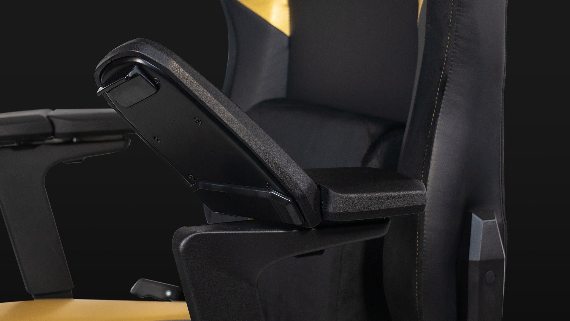 Silla Gamer Ocelot, Color Negro Con Descansa Brazos Ajustables 5D, Hasta 150 Kg, Os-King