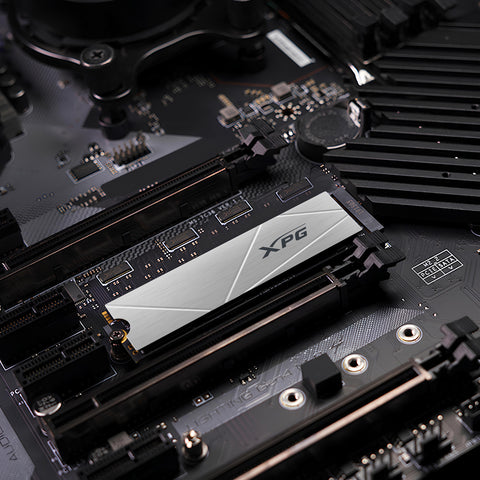 Unidad Ssd Xpg S60 2Tb M.2 Pcie Gen4X4 5000/4200 Mb/S (AGAMMIXS60-2T-CS)