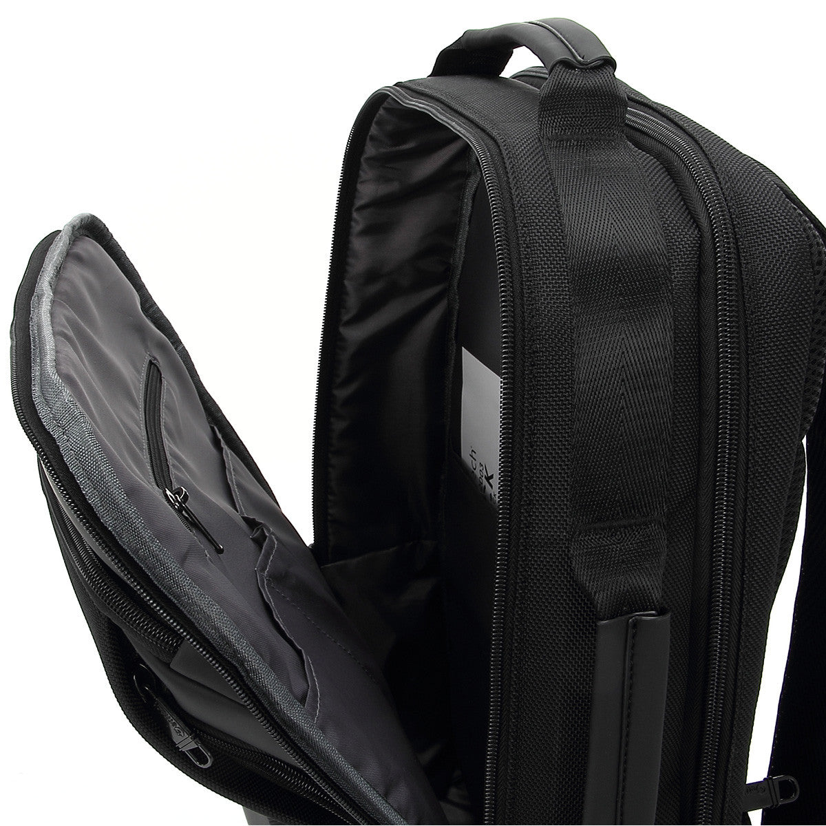 Mochila Getttech Gmb-22004 15.6"Bold Resistente Al Agua, Cable Usb, N