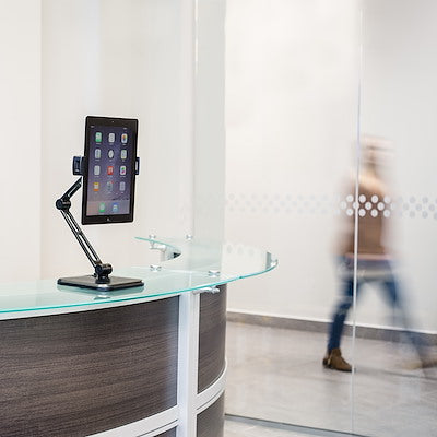 Soporte Ajustable Para Tablet - Con Brazo - Base Universal Para Ipad Y Tablets De 4.7  A 12.9 Montaje En Escritorio O Pared - Startech.Com Modelo Armtbltdt