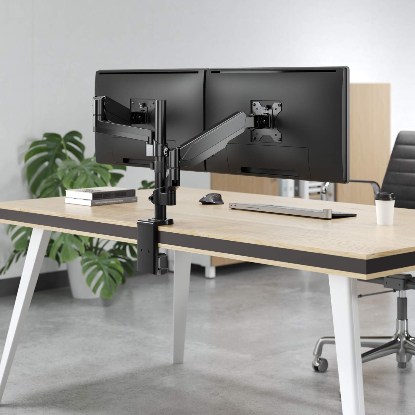 Soporte Manhattan Para 2 Monitores De 17" A 32" Para Escritorio Con Piston 461597